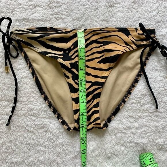 Victoria’s Secret Bikini Bottoms - Picture 10 of 14